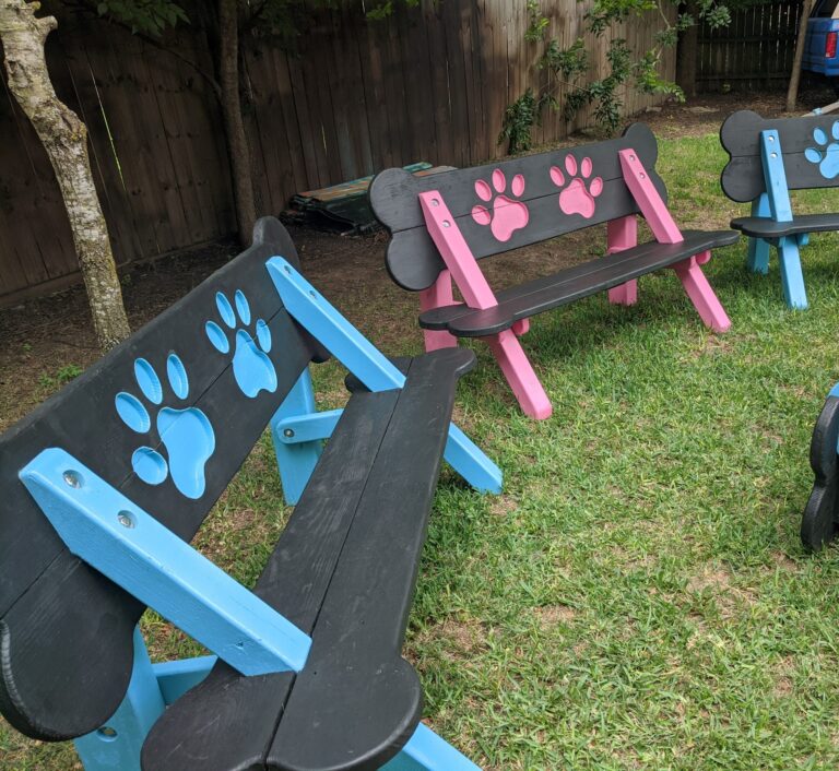 Traditional Timber Seating – Park Bench: Customizable Outdoor Park Benches